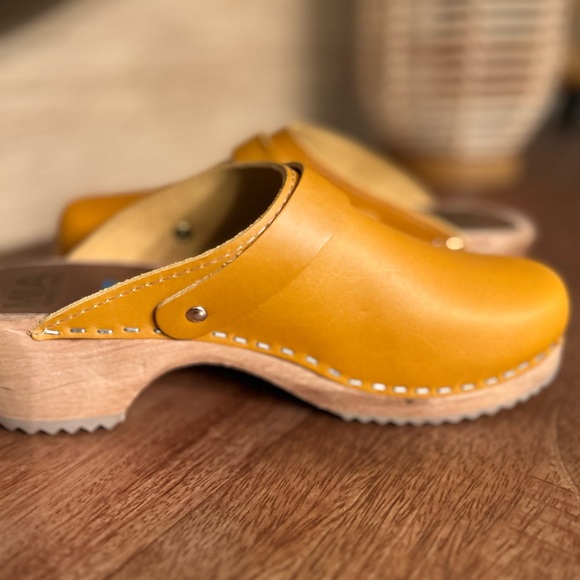 Mia Alma Clogs/ Free People - Picture 5 of 9